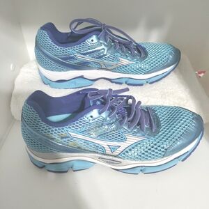 Mizuno Wave Enigma 5 Running Shoe Sneaker Lightweight Mesh Women Size 9